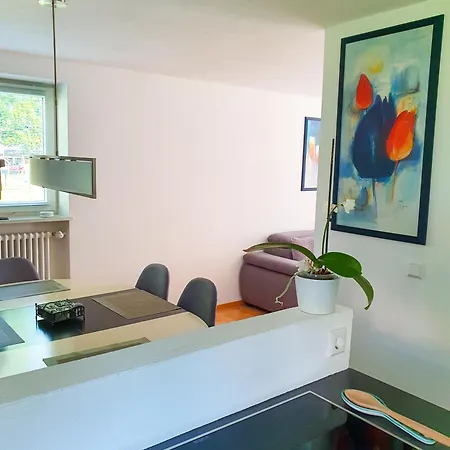 Enjoy The Beauty Of Apartment Uberlingen